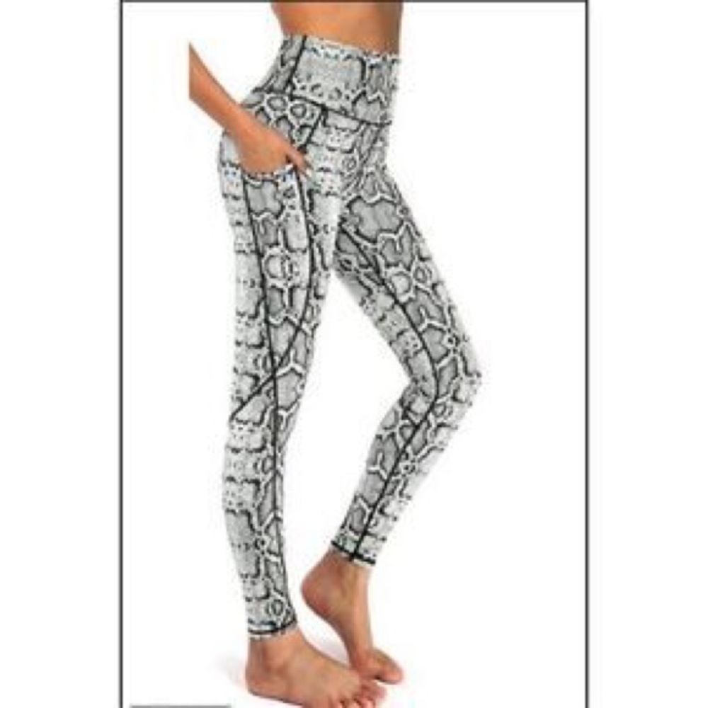 OUGES small high waist workout leggings with pockets on sides